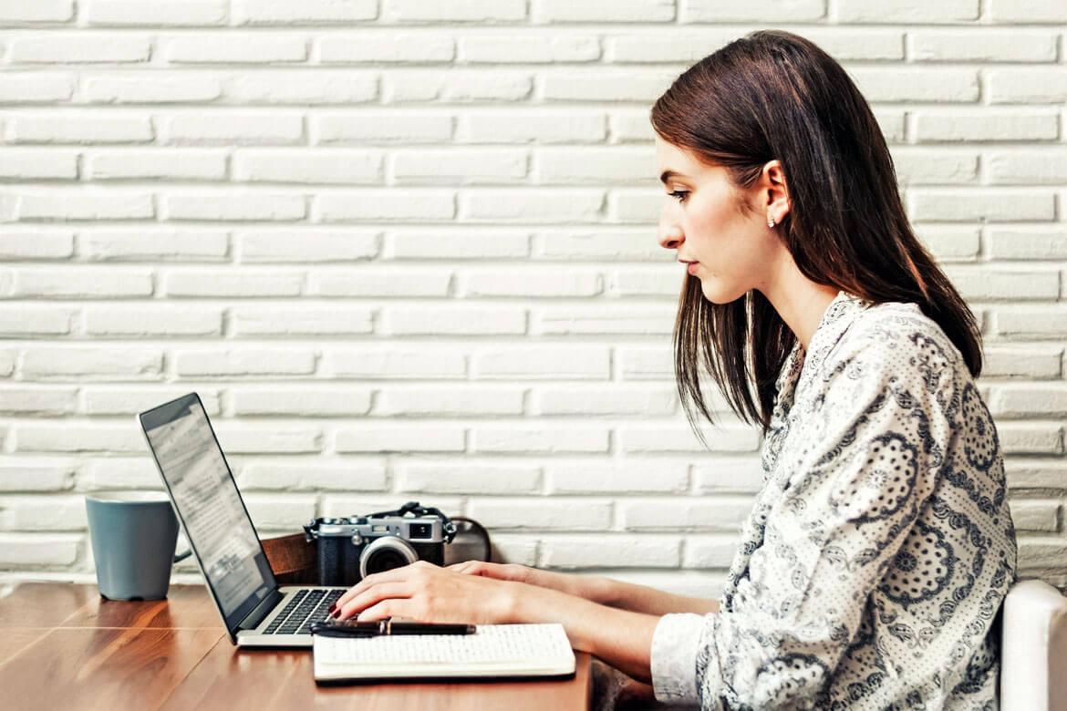 delivering photos-to-customers-p-arcadina